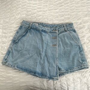 ZARA SKORT SIZE MEDIUM